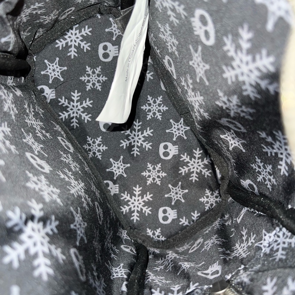 Loungefly Black and White Nightmare Before Christmas Backpack - Picture 4 of 4